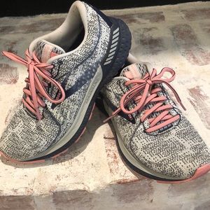 Brooks Adtenaline 2.1 running shoe